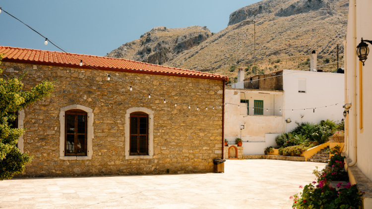 Αυθεντική ζωή, παραδόσεις αιώνων και μινωικά μνημεία σε μια διαδρομή γύρω από το Ηράκλειο
