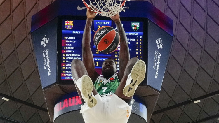 Ζάλγκιρις-Βαλένθια 86-77: Έβδομη νίκη με MVP τον Ράιτ 