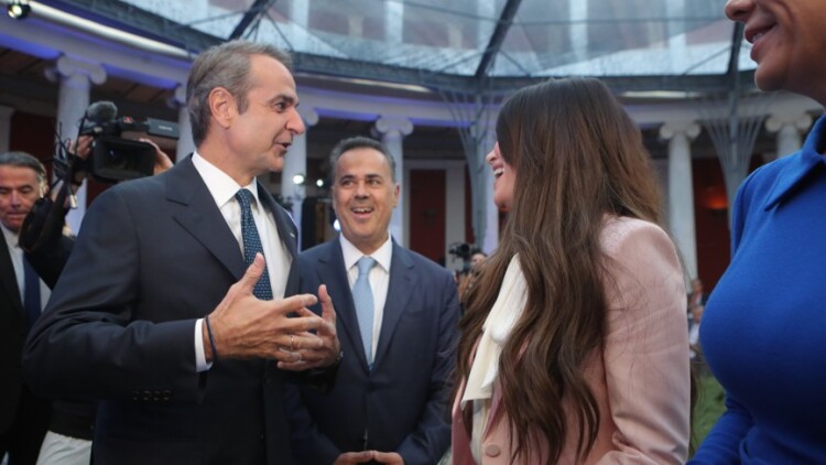 Το τετ α τετ Μητσοτάκη με Κίμπερλι Γκιλφόιλ στο Ζάππειο για τη 2η μέρα των εργασιών της P-TEC - Δείτε βίντεο