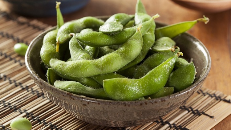 Edamame: τι είναι, γιατί θεωρούνται superfood - πώς τα τρώμε και πού τα βρίσκουμε