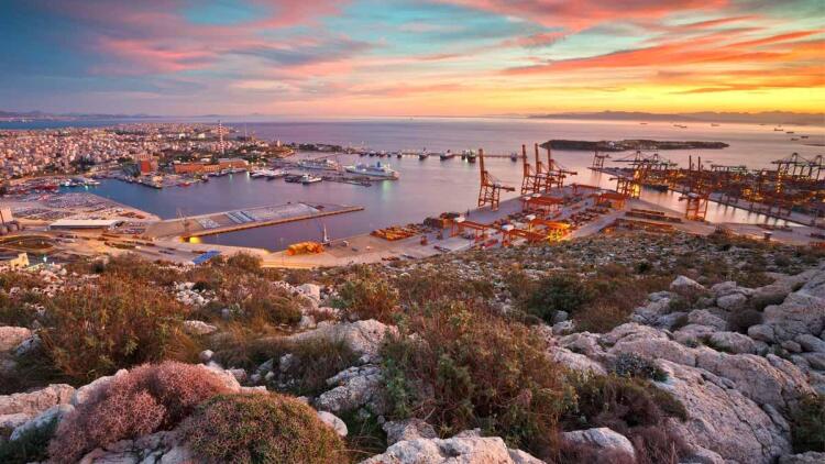 Οι αλάνες του Πειραιά ξαναζωντανεύουν 