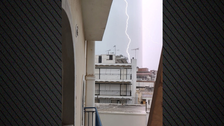 Κακοκαιρία στην Αττική: Πάνω από 1000 κεραυνοί και αστραπές σε λιγότερο από 2 ώρες
