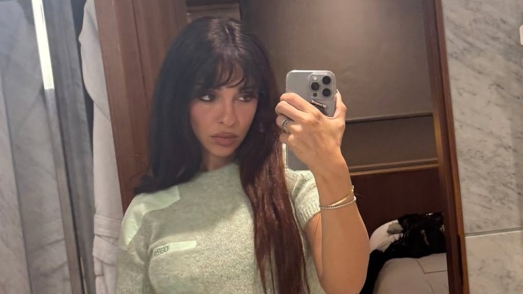 Ελένη Φουρέιρα: Τόπλες στο άλμπουμ του Οκτωβρίου στο Instagram - Δείτε φωτογραφίες
