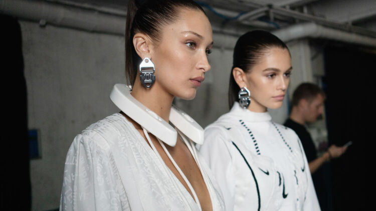 Από την πασαρέλα στην καθημερινότητα: Μοντέλα με στυλ που αγαπάμε