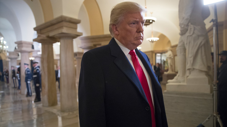 Μετά το «πειραγμένο» βίντεο, ο Τραμπ ζητά συγγνώμη και απόσυρση του ντοκιμαντέρ από το BBC -  Απειλεί με αγωγή 1 δισ. δολαρίων