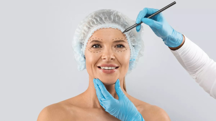 Αισθητικές επεμβάσεις: Ποιες είναι οι καλύψεις του ασφαλιστηρίου υγείας – Ενημερωθείτε
