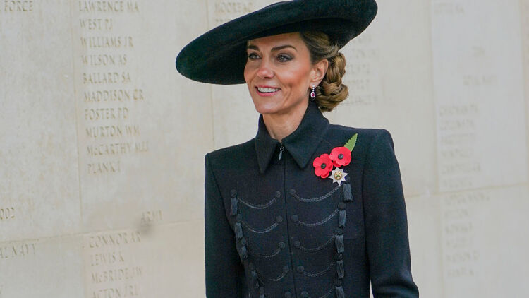 Η Κέιτ Μίντλετον ρώτησε έναν βετεράνο 100 ετών το μυστικό για μακροζωία και η απάντησή του την άφησε άφωνη
