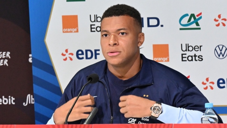 «Υπάρχουν πολύ πιο σημαντικά πράγματα από το Παγκόσμιο Κύπελλο»: Η συγκινητική αναφορά Εμπαπέ στα θύματα των επιθέσεων της 13ης Νοεμβρίου 2015
