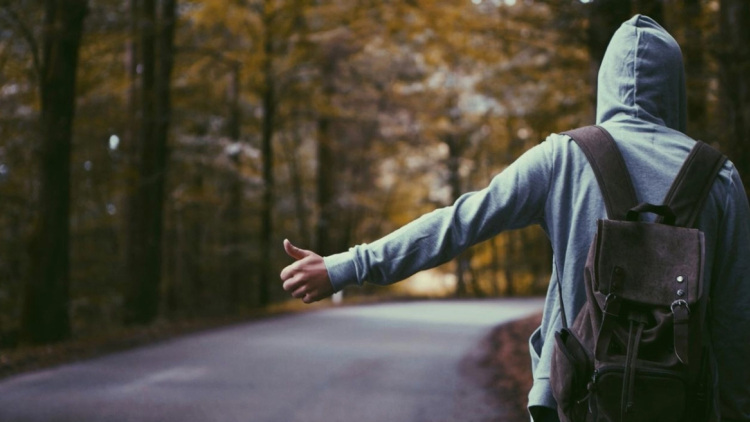 Έκανε με ωτοστόπ τον γύρο του κόσμο και εξηγεί ποια χώρα τον συγκίνησε: «Μου άλλαξαν τον τρόπο που βλέπω τα πάντα» (vid)