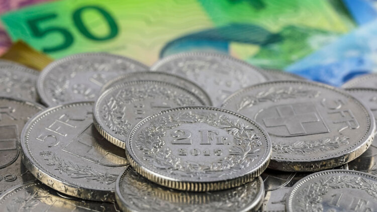 Δάνεια σε ελβετικό φράγκο: Τι προβλέπει η νέα ρύθμιση, πώς θα γίνεται το «κούρεμα» – Πίνακες και παραδείγματα