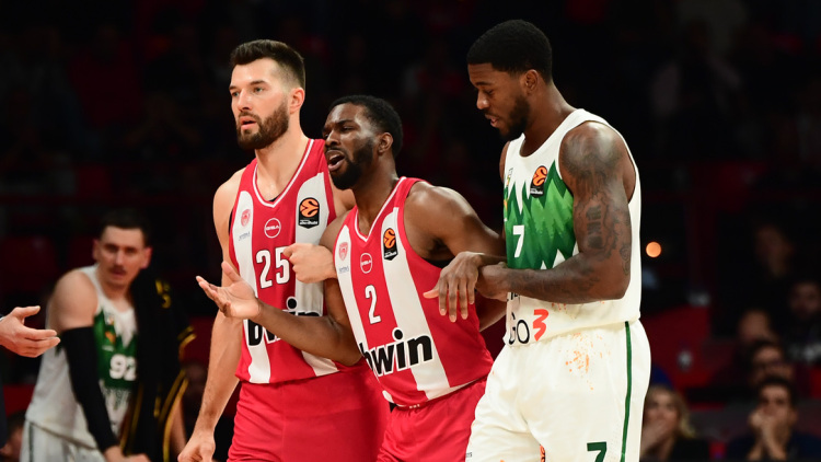 Σοκ στον Ολυμπιακό, ρήξη αχίλλειου τένοντα υπέστη ο Κίναν Έβανς: Θα απουσιάσει για μεγάλο χρονικό διάστημα από τα παρκέ - Δείτε βίντεο