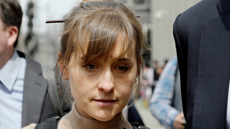 Πώς οργανώθηκε η σκοτεινή «ομάδα αυτοβελτίωσης» NXIVM που ήταν αίρεση με σκλάβες του σεξ - Τα χιλιάδες δολάρια, οι διάσημοι «πελάτες» και η δομή