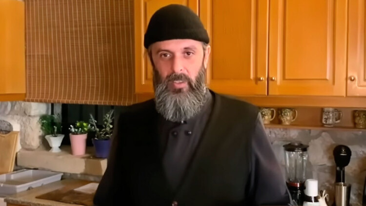 Στο κινητό του πατέρα Παρθένιου τα μυστικά του κυκλώματος με τα ναρκωτικά και τους μετανάστες - Ο ρόλος της 52χρονης που κινούσε τα νήματα