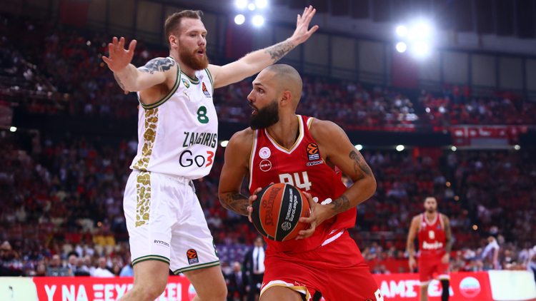 Ολυμπιακός - Ζάλγκιρις 4-4 (Α' περίοδος): Live η μάχη στο ΣΕΦ 