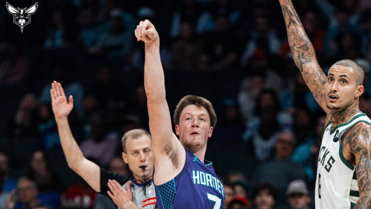 O Αντετοκούνμπο έλειπε και οι Χόρνετς «τσίμπησαν» τους Μπακς (111-100)