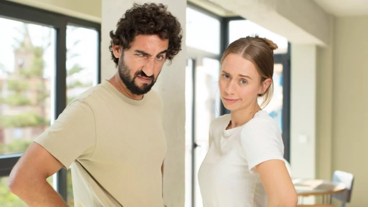 Είστε γκρινιάρηδες, επικριτικοί ή κρατάτε μούτρα; 9 συμπεριφορές που καταστρέφουν τις σχέσεις
