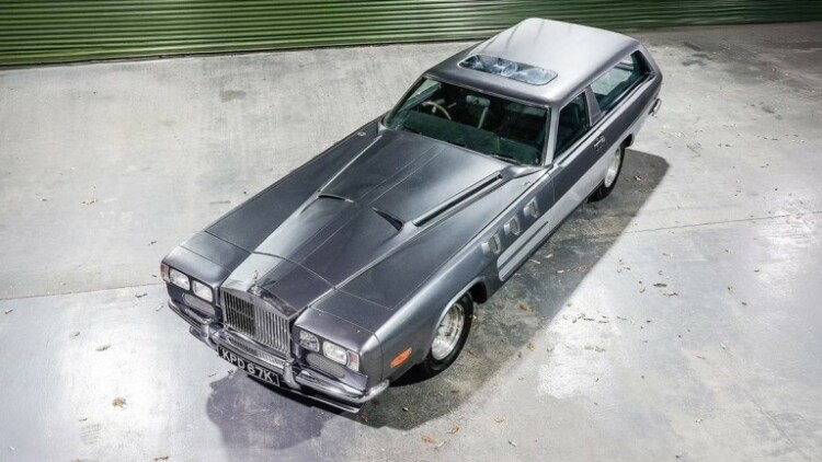 Κλασικό αυτοκίνητο με κινητήρα αεροπλάνου δημοπρατείται