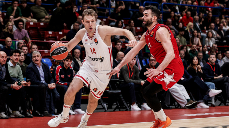 Αρμάνι Μιλάνο - Ολυμπιακός 83-74 (Δ' περίοδος): Παλεύουν για την ανατροπή οι Πειραιώτες - Live 