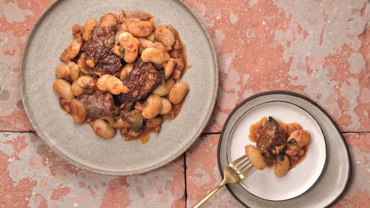 5 συνταγές με κρέας και θαλασσινά από τον Μανώλη Παπουτσάκη