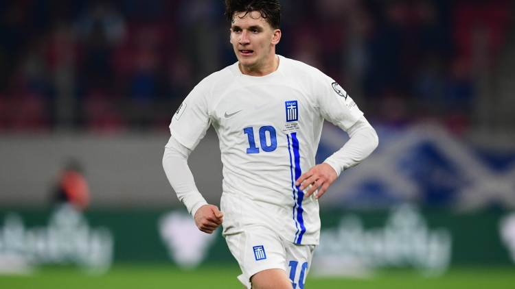 Ελλάδα - Σκωτία: Σκόραρε με.... βολίδα από τα 30 μέτρα ο Τζόλης - Δείτε το γκολ 