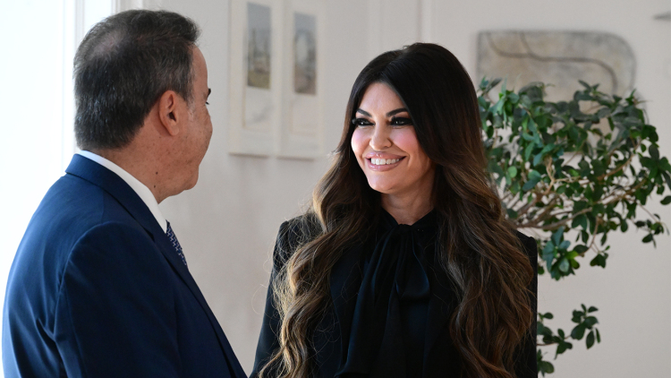 Στο Μαξίμου η Κίμπερλι Γκιλφόιλ - Δείτε φωτογραφίες
