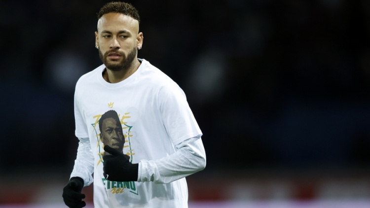 Η κληρονομιά του «βασιλιά» του ποδοσφαίρου αλλάζει χέρια: Ο Νεϊμάρ αγοράζει το εμπορικό σήμα «Pelé»
