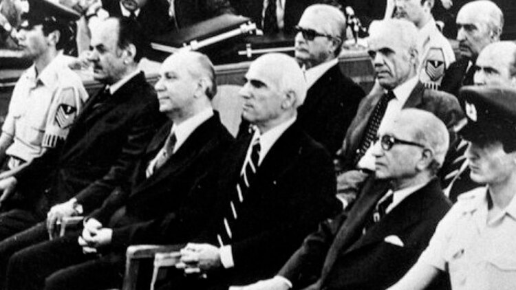 Τι έγινε στη δίκη για το Πολυτεχνείο: Οι «δύο ξένοι», τα Dunhill του Ντερτιλή και ο εκτελεστής με το τσιγάρο