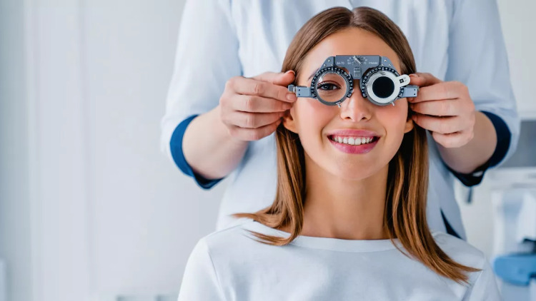 Όραση: Φροντίζουμε τα μάτια σε κάθε ηλικία – Ο ειδικός συμβουλεύει
