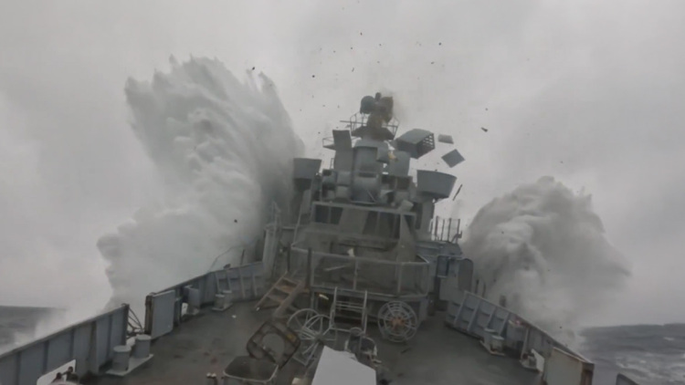 Παροπλισμένο πλοίο τους βύθισαν με τορπίλη οι Νορβηγοί σε άσκηση του ΝΑΤΟ – Δείτε βίντεο
