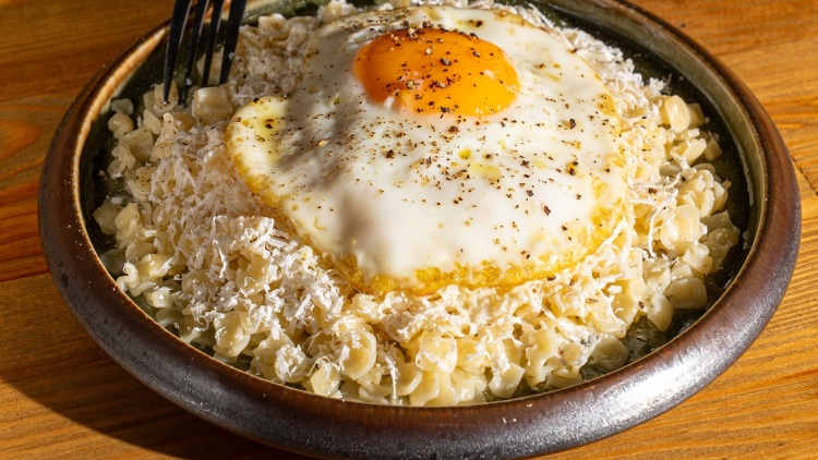 Χυλοπίτες τσουχτές από τη Μαρίνα Χρονά
