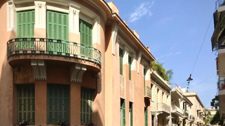 «Από το Μουσείο στην Κυψέλη»: Βιωματικοί περίπατοι στην ψυχογεωγραφία της Αθήνας στο νέο βιβλίο του Νίκου Βατόπουλου