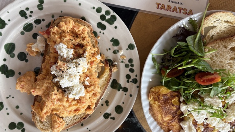 Αθηναϊκή Ταράτσα: Urban escape για brunch με ελληνικά προϊόντα και θέα στην Ακρόπολη