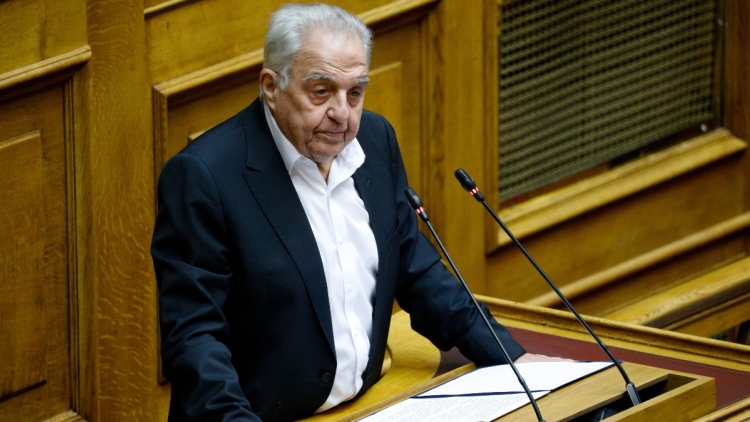 Βουλή: Διακομματικά συλλυπητήρια για τον θάνατο του Αλέκου Φλαμπουράρη