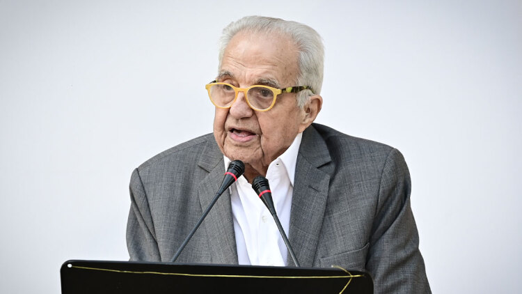 Πέθανε ο Αλέκος Φλαμπουράρης