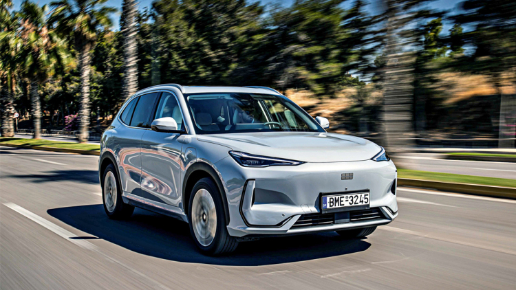 Geely & Zeekr: Δύο νέοι παίκτες αλλάζουν τους κανόνες της ηλεκτροκίνησης στην Ελλάδα