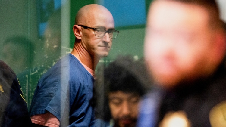 «Πίστευα ότι όσα συνέβαιναν δεν ήταν πραγματικά» - Τι λέει ο πιλότος που έφαγε παραισθησιογόνα μανιτάρια και προσπάθησε να ρίξει αεροπλάνο