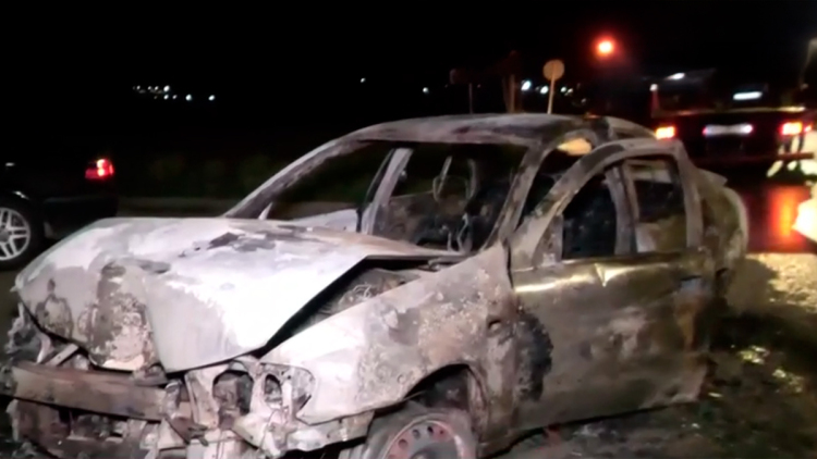 Αυτοκίνητο έπεσε σε κολόνα και τυλίχθηκε στις φλόγες στη Θεσσαλονίκη - Σώθηκε η οδηγός
