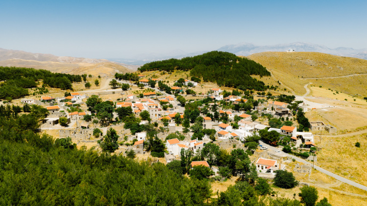 Ταξιδεύοντας στο Νότιο Ηράκλειο: Mία διαδρομή γεμάτη αντιθέσεις και μνήμες
