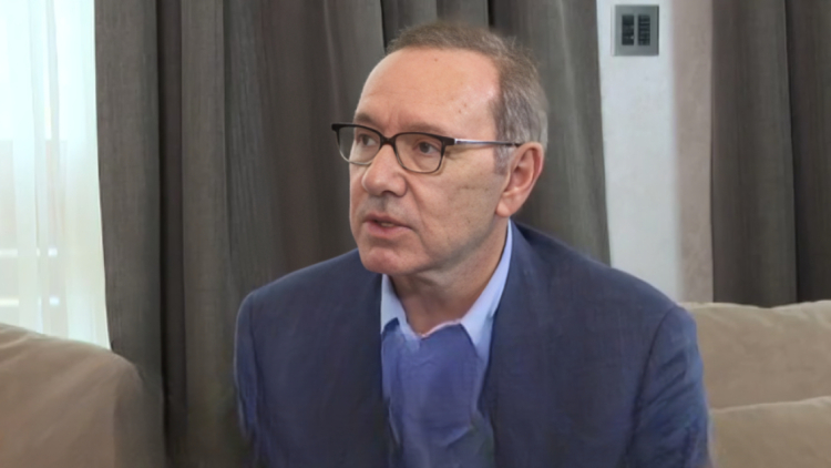 Εξωδικαστική συμφωνία του Κέβιν Σπέισι με τρεις άνδρες που τον κατηγορούν για σεξουαλική κακοποίηση