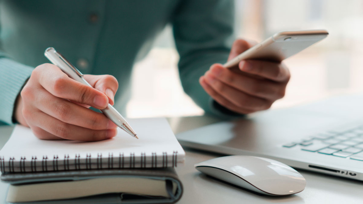 Πώς αμείβεται η αργία της 25ης Μαρτίου - Τι να γνωρίζουν οι εργαζόμενοι
