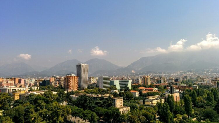 The Grand Ballroom: Το αρχιτεκτονικό εγχείρημα στα Τίρανα που φιλοδοξεί να αλλάξει τον αστικό χάρτη