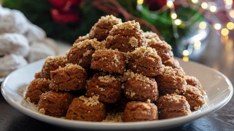 10 απαράβατοι κανόνες για το τέλειο μελομακάρονο