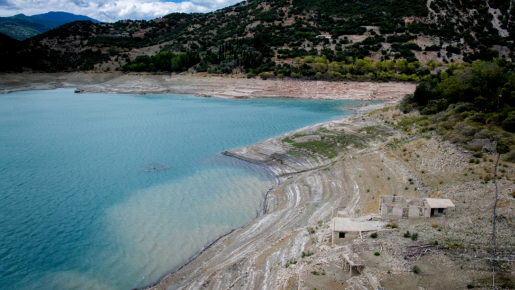 Οι τελευταίες βροχοπτώσεις ενίσχυσαν με περίπου 15 εκατ. κυβικά τα αποθέματα νερού, λέει η ΕΥΔΑΠ