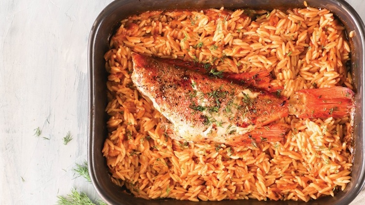 Γιουβέτσι με κοκκινόψαρο
