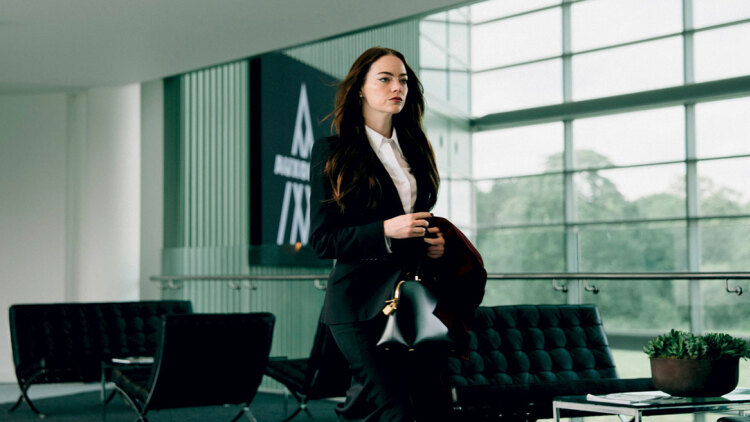 Η Έμα Στόουν στο Gala: «Η ζωή έχει χιούμορ, ακόμα και στις πιο σκοτεινές στιγμές»