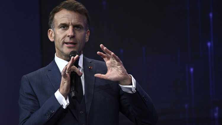 Ο Μακρόν ανακοίνωσε νέο υπερσύγχρονο αεροπλανοφόρο: Σε υπηρεσία το 2038 για να αντικαταστήσει το Σαρλ ντε Γκωλ