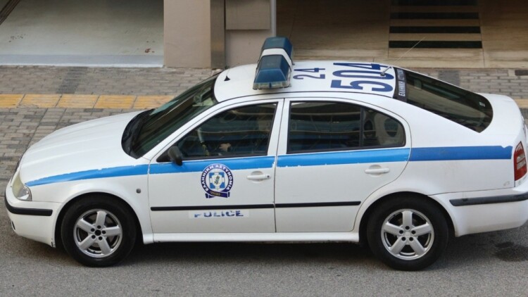 Πουλούσαν «μαϊμού» προϊόντα μέσω διαδικτύου και συνελήφθησαν στη Θεσσαλονίκη, δείτε βίντεο