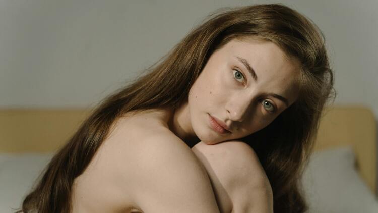 Ό,τι χρειάζεται να αλλάξουμε στην καθημερινή μας φροντίδα για να καλύψουμε τις ανάγκες της επιδερμίδας μας τον χειμώνα
