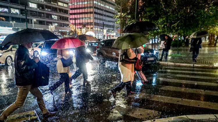 Κακοκαιρία Byron: Κλειστά σχολεία σήμερα στην Αττική και σε πολλούς δήμους, τι θα ισχύσει για τις δημόσιες υπηρεσίες, συστάσεις για τηλεργασία στον ιδιωτικό τομέα