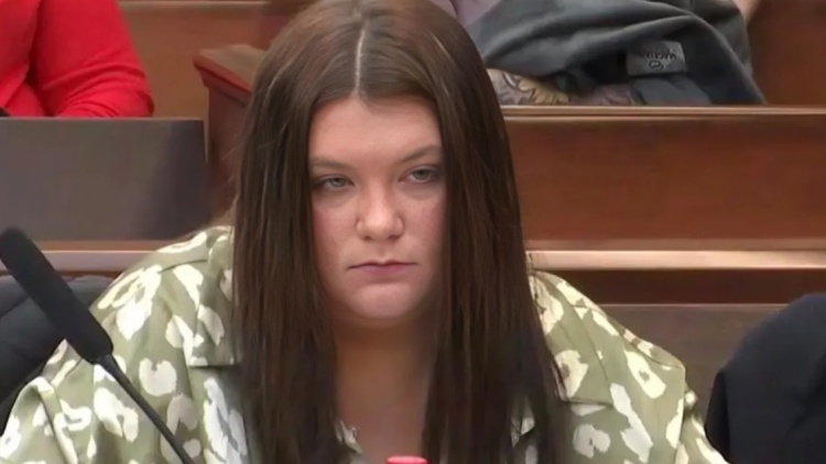 Πρώην βασίλισσα ομορφιάς κατηγορείται ότι σκότωσε το μωρό του συντρόφου της επειδή ήθελε να κάνουν δικό τους παιδί